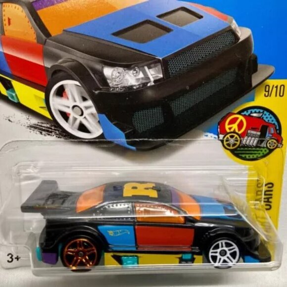 Hot Wheels Amazoom 218/365 HW Art Cars 9/10 Black Multi Color Graphics 1:64 NIP - Picture 3 of 13